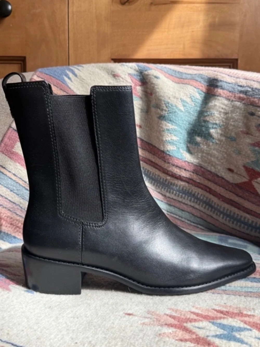 New Tory Burch Medallion Chelsea Black Leather Pointed Toe Boots Booties 9.5